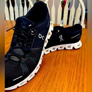 On Cloud shoes size 11 women